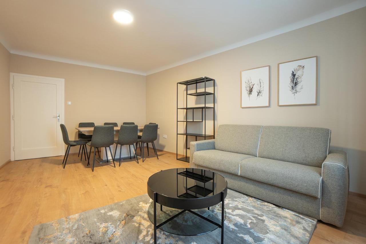 A 2-Bedroom Apartment With A King-Size Bed And A Balcony Is Located Just A 15-Minute Walk From Stephansplatz. Wien Ngoại thất bức ảnh