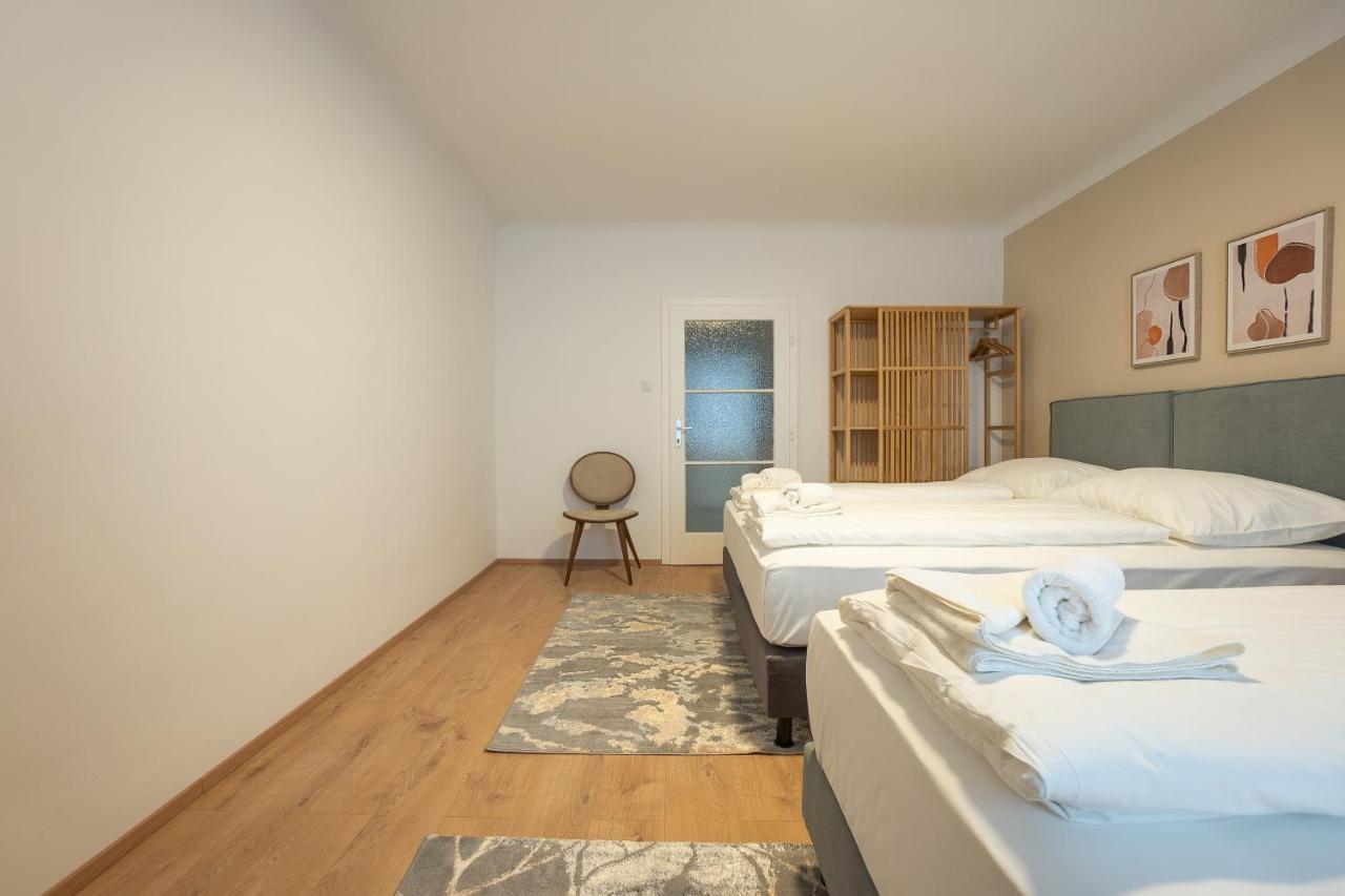 A 2-Bedroom Apartment With A King-Size Bed And A Balcony Is Located Just A 15-Minute Walk From Stephansplatz. Wien Ngoại thất bức ảnh