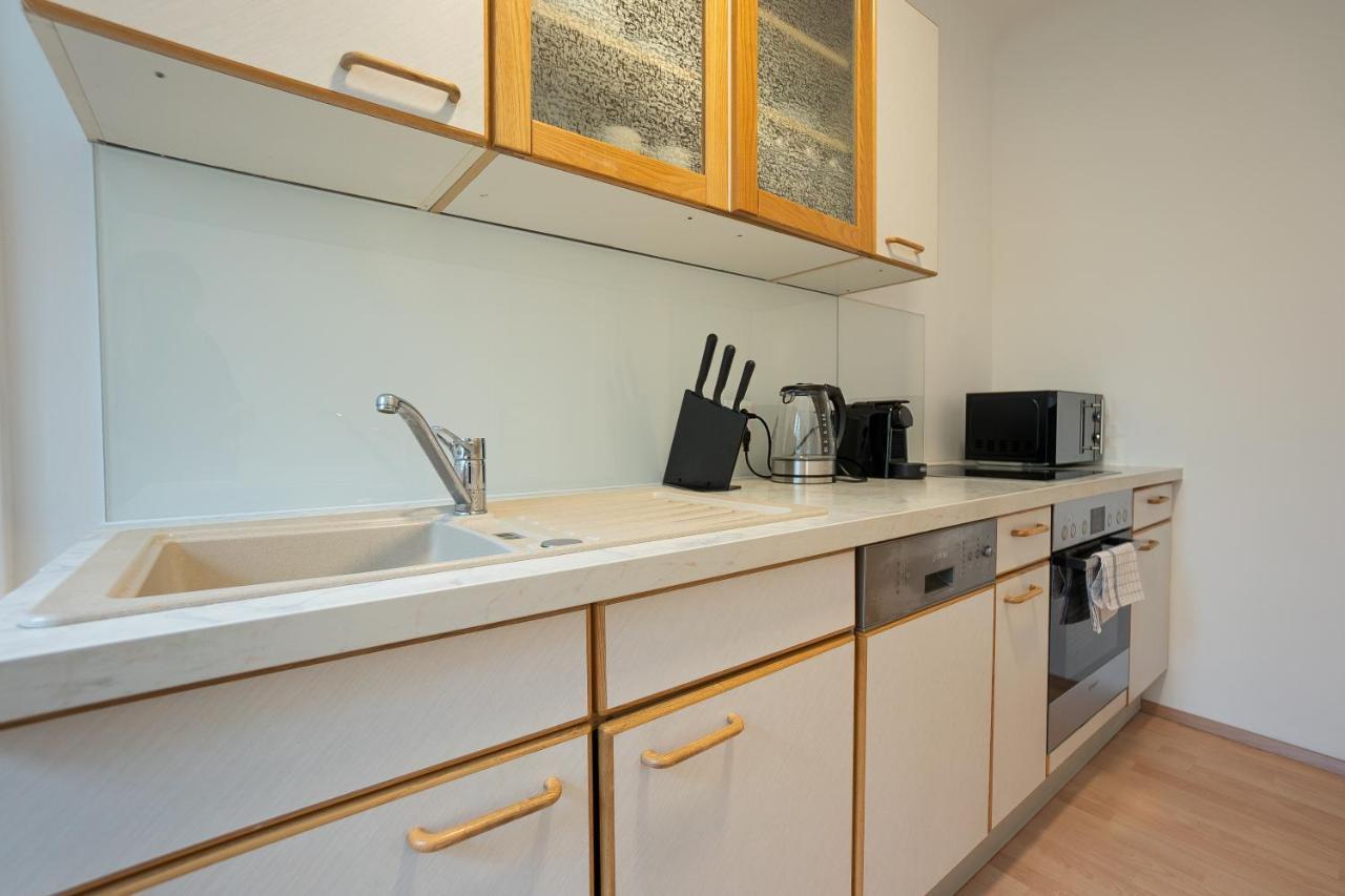 A 2-Bedroom Apartment With A King-Size Bed And A Balcony Is Located Just A 15-Minute Walk From Stephansplatz. Wien Ngoại thất bức ảnh