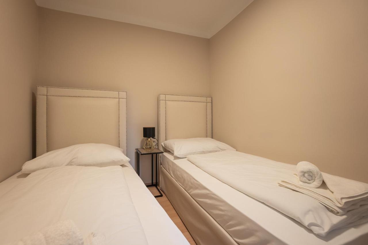 A 2-Bedroom Apartment With A King-Size Bed And A Balcony Is Located Just A 15-Minute Walk From Stephansplatz. Wien Ngoại thất bức ảnh