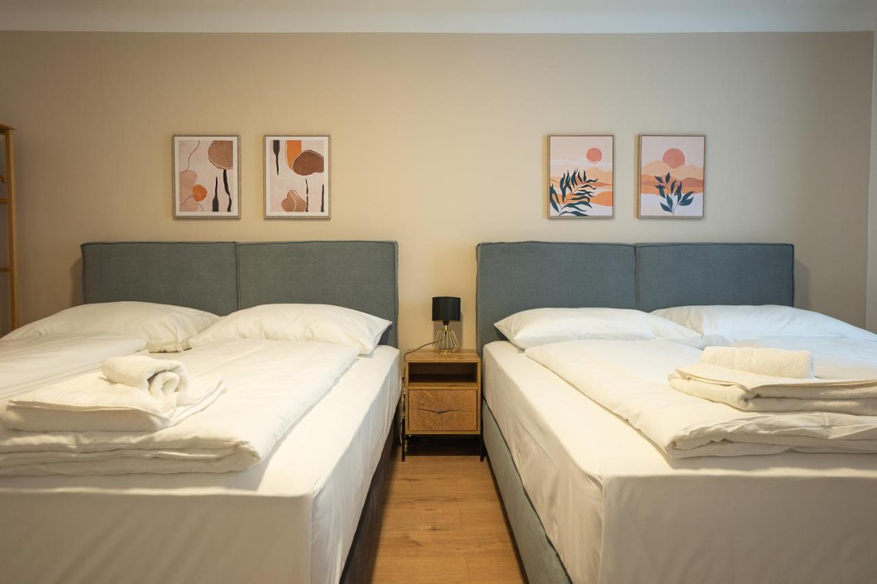 A 2-Bedroom Apartment With A King-Size Bed And A Balcony Is Located Just A 15-Minute Walk From Stephansplatz. Wien Ngoại thất bức ảnh