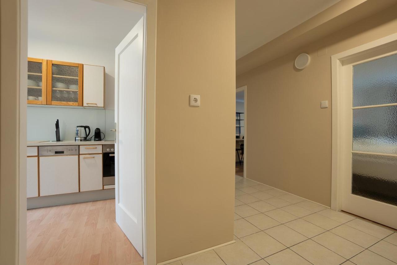 A 2-Bedroom Apartment With A King-Size Bed And A Balcony Is Located Just A 15-Minute Walk From Stephansplatz. Wien Ngoại thất bức ảnh