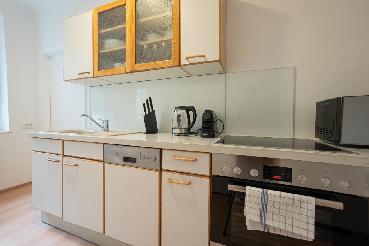 A 2-Bedroom Apartment With A King-Size Bed And A Balcony Is Located Just A 15-Minute Walk From Stephansplatz. Wien Ngoại thất bức ảnh