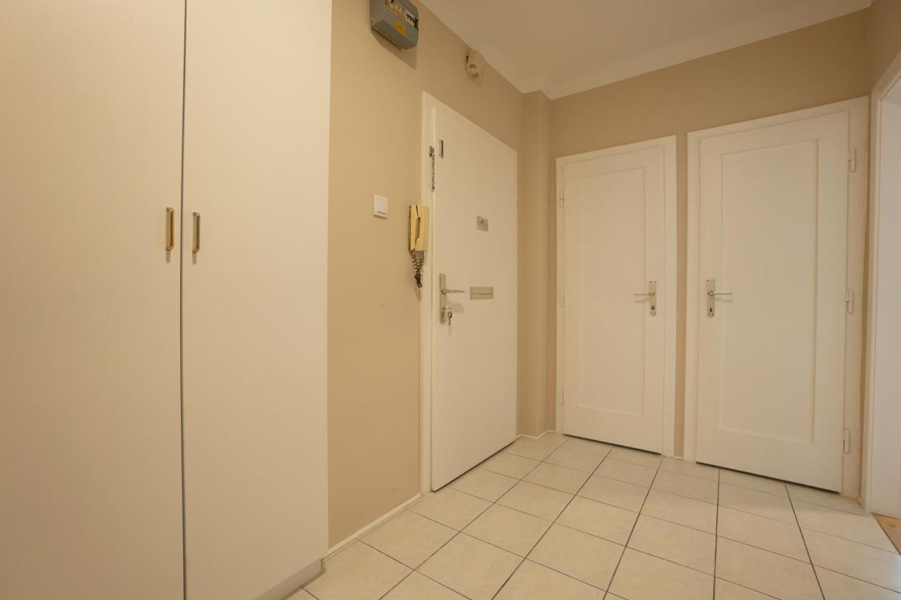 A 2-Bedroom Apartment With A King-Size Bed And A Balcony Is Located Just A 15-Minute Walk From Stephansplatz. Wien Ngoại thất bức ảnh
