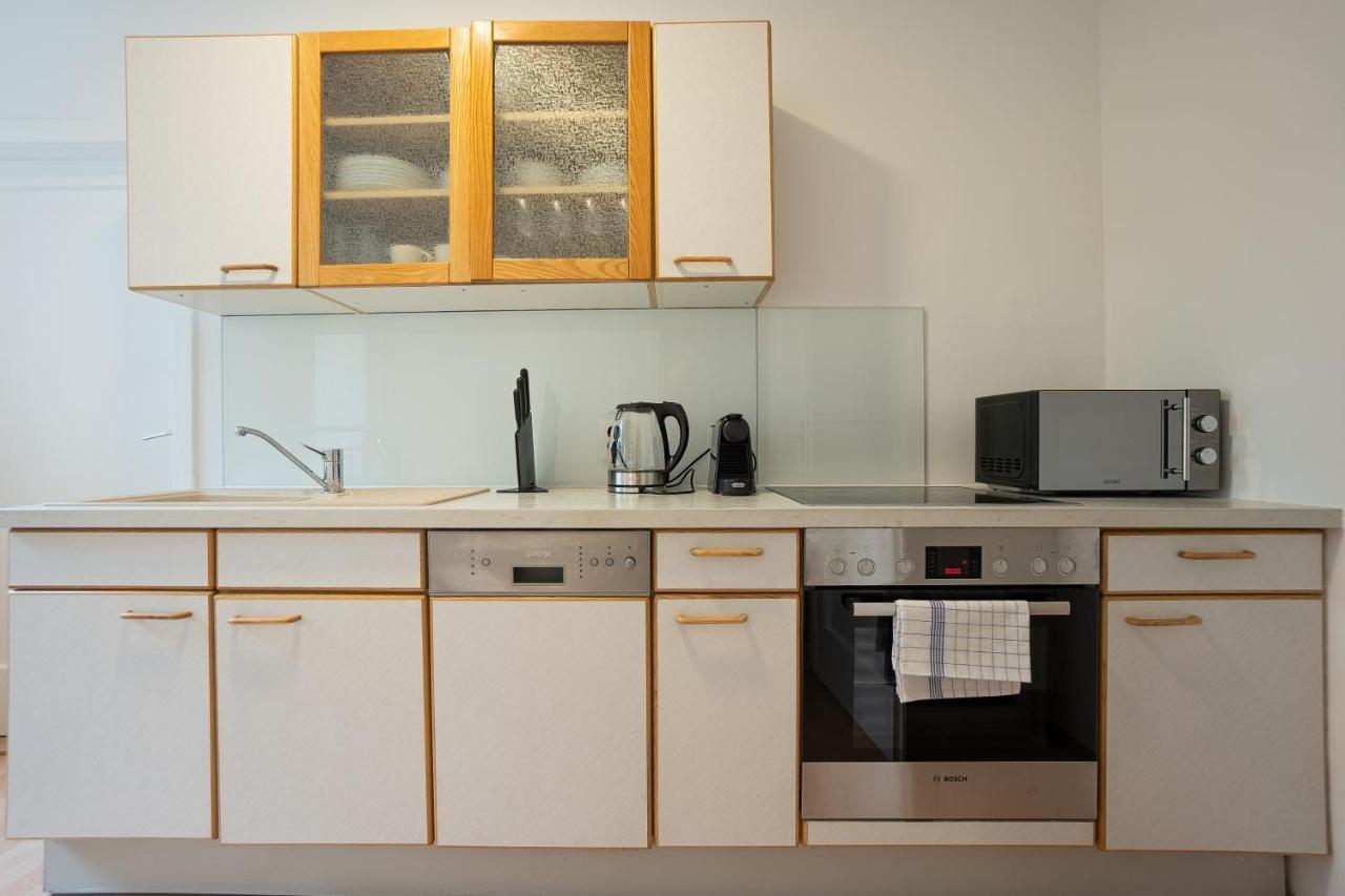 A 2-Bedroom Apartment With A King-Size Bed And A Balcony Is Located Just A 15-Minute Walk From Stephansplatz. Wien Ngoại thất bức ảnh